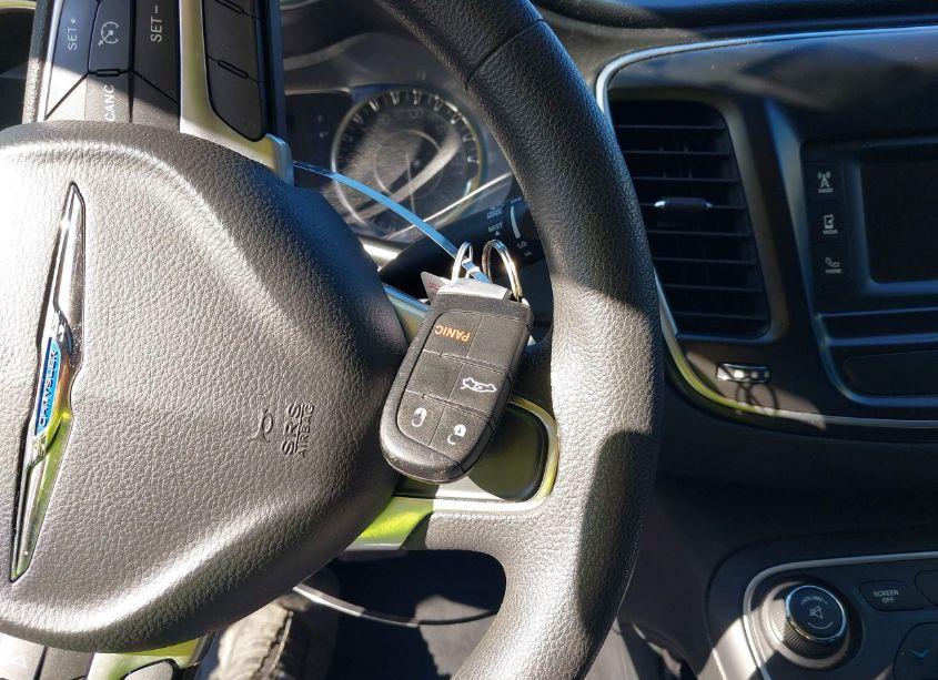 Photo 11 of 2016 Chrysler 200 LIMITED (VIN 1C3CCCAB3GN133049)