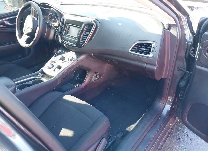 Photo 5 of 2016 Chrysler 200 LIMITED (VIN 1C3CCCAB3GN133049)