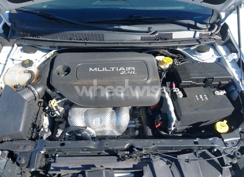 Photo 10 of 2016 Chrysler 200 LIMITED (VIN 1C3CCCAB3GN137909)