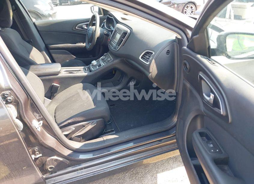 Photo 5 of 2016 Chrysler 200 LIMITED (VIN 1C3CCCAB3GN150885)