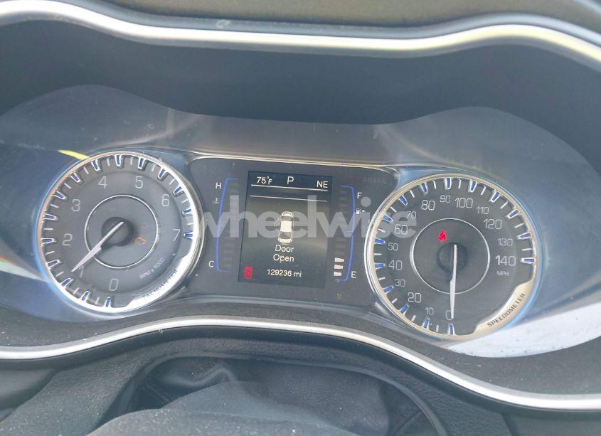 Photo 7 of 2016 Chrysler 200 LIMITED (VIN 1C3CCCAB3GN150885)