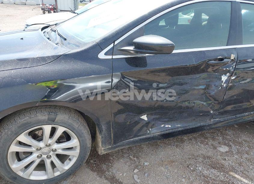 Photo 6 of 2016 Chrysler 200 LIMITED (VIN 1C3CCCAB3GN165144)