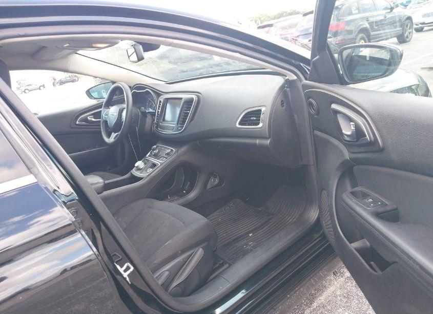 Photo 5 of 2016 Chrysler 200 LIMITED (VIN 1C3CCCAB3GN169274)