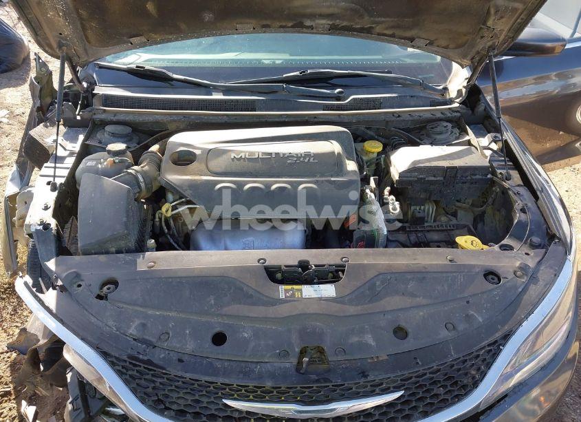 Photo 10 of 2016 Chrysler 200 LIMITED PLATINUM (VIN 1C3CCCAB3GN184650)
