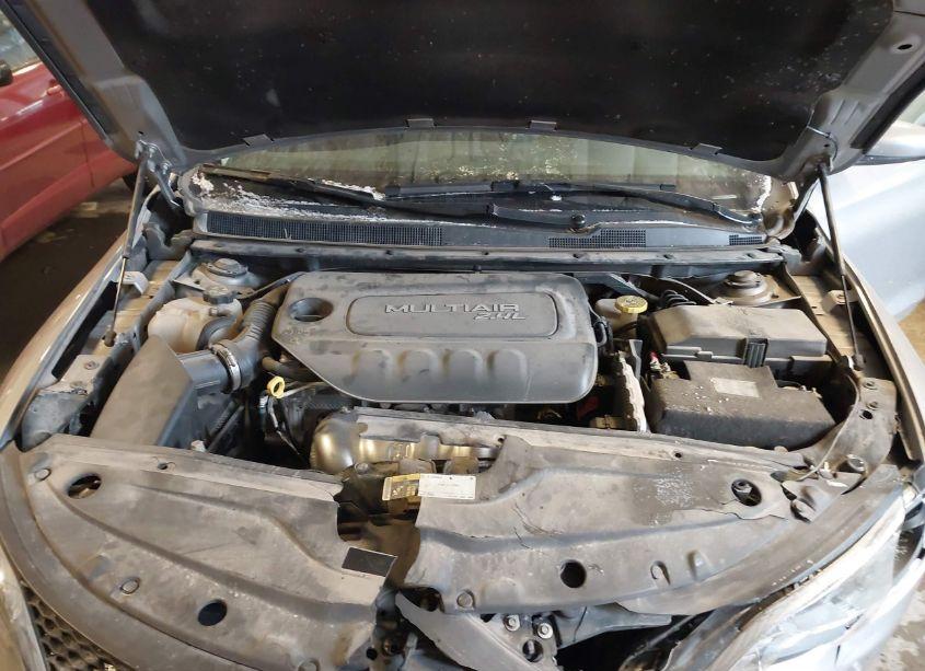 Photo 10 of 2015 Chrysler 200 LIMITED (VIN 1C3CCCAB4FN503858)