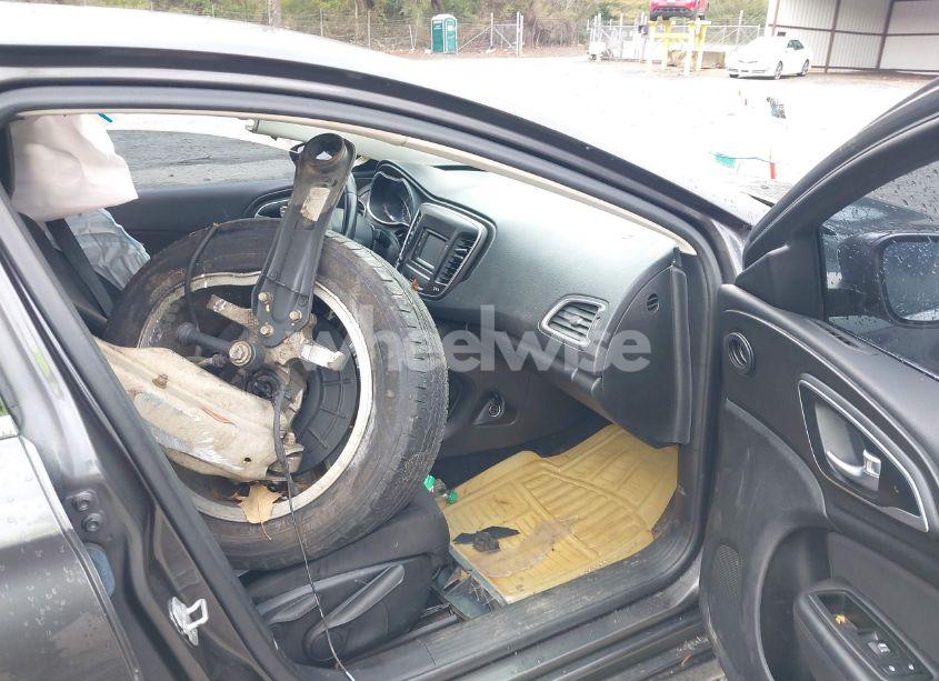 Photo 5 of 2015 Chrysler 200 LIMITED (VIN 1C3CCCAB4FN504184)