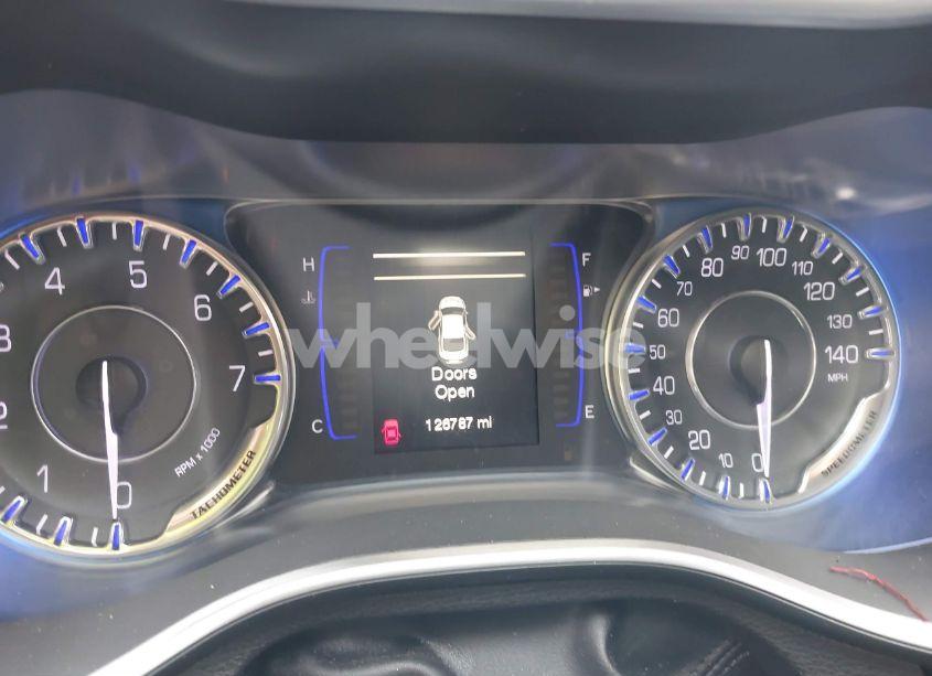Photo 7 of 2015 Chrysler 200 LIMITED (VIN 1C3CCCAB4FN504184)