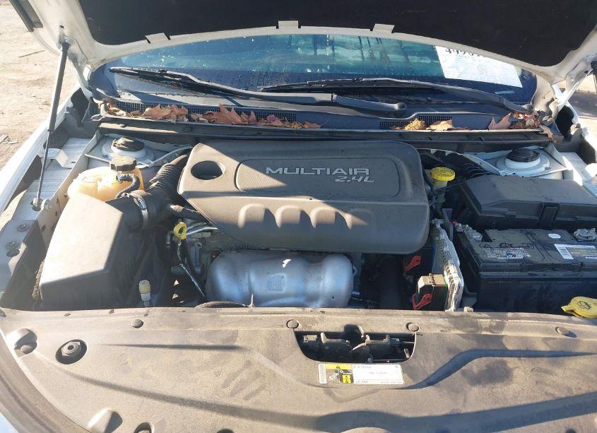 Photo 10 of 2015 Chrysler 200 LIMITED (VIN 1C3CCCAB4FN534219)