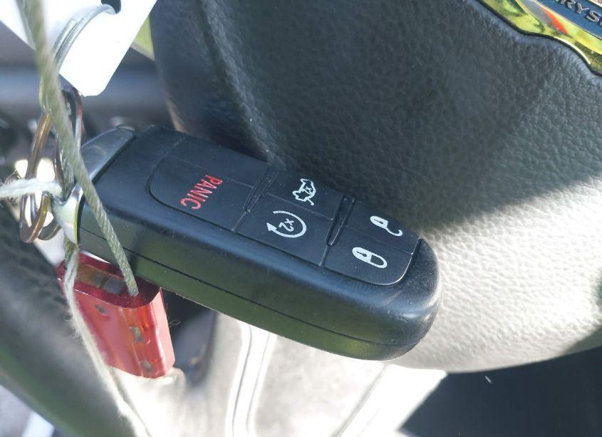 Photo 11 of 2015 Chrysler 200 LIMITED (VIN 1C3CCCAB4FN534219)