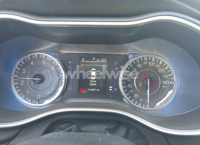 Photo 7 of 2015 Chrysler 200 LIMITED (VIN 1C3CCCAB4FN552834)