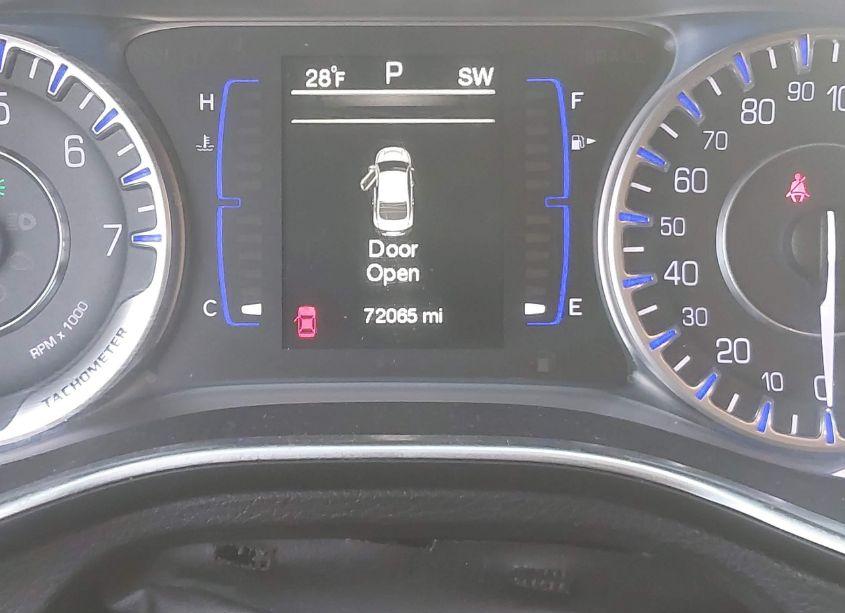 Photo 15 of 2015 Chrysler 200 LIMITED (VIN 1C3CCCAB4FN564238)