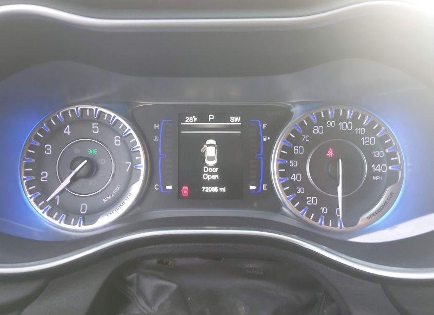Photo 7 of 2015 Chrysler 200 LIMITED (VIN 1C3CCCAB4FN564238)
