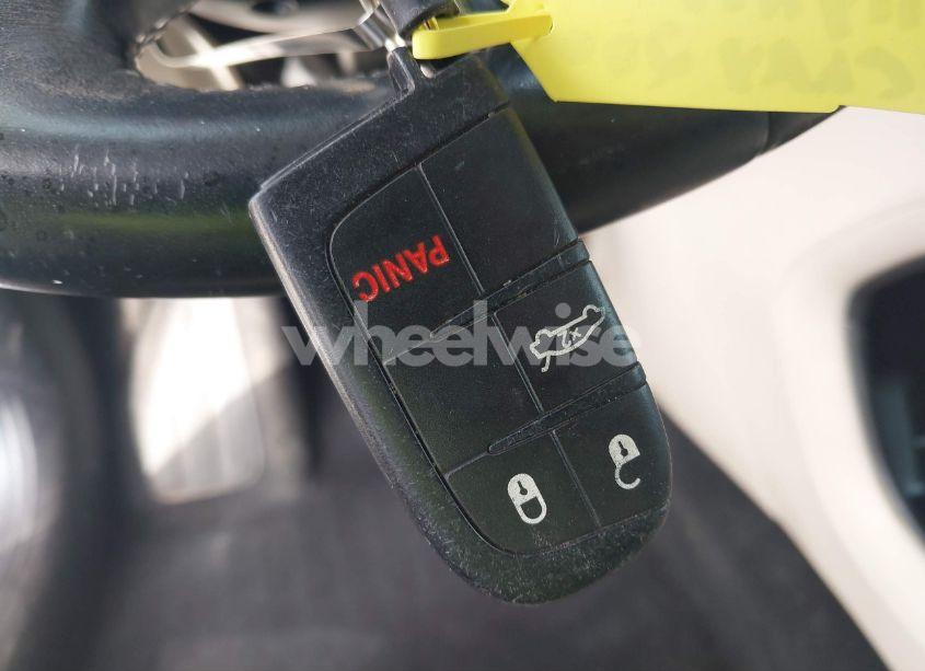 Photo 11 of 2015 Chrysler 200 LIMITED (VIN 1C3CCCAB4FN588815)