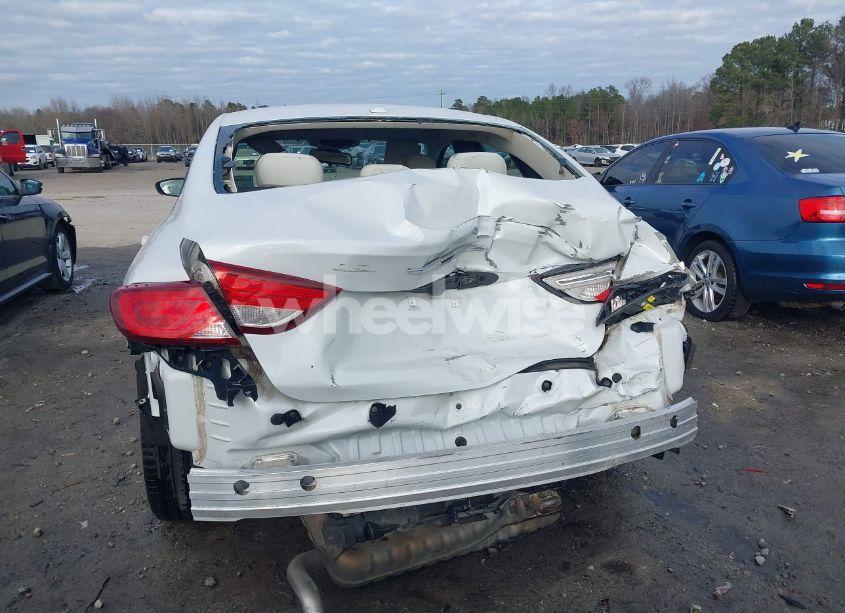 Photo 17 of 2015 Chrysler 200 LIMITED (VIN 1C3CCCAB4FN588815)