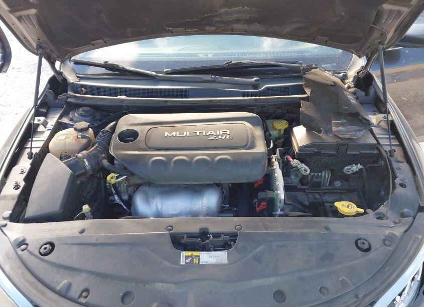 Photo 10 of 2015 Chrysler 200 LIMITED (VIN 1C3CCCAB4FN589866)