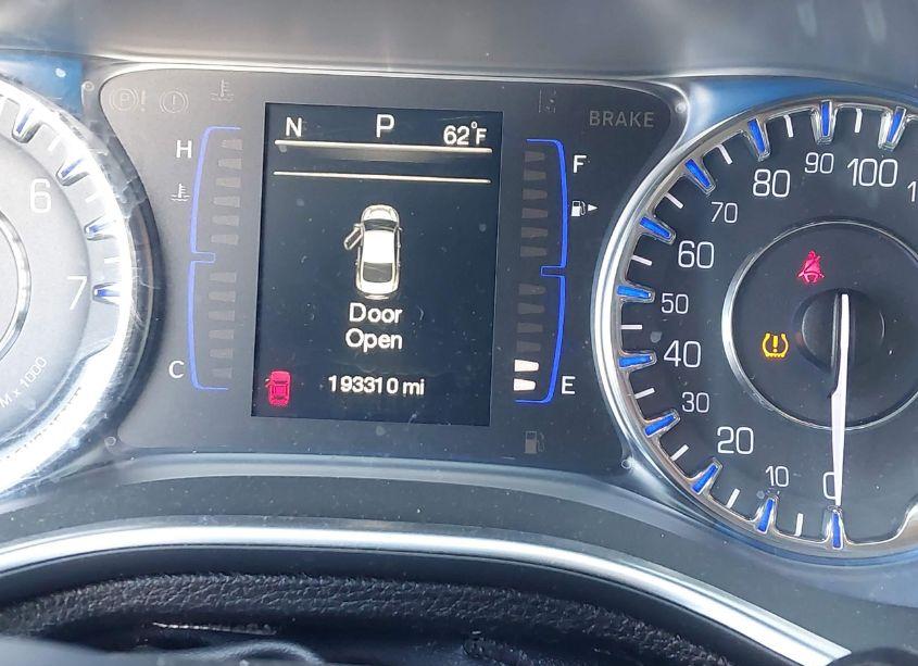 Photo 7 of 2015 Chrysler 200 LIMITED (VIN 1C3CCCAB4FN589866)