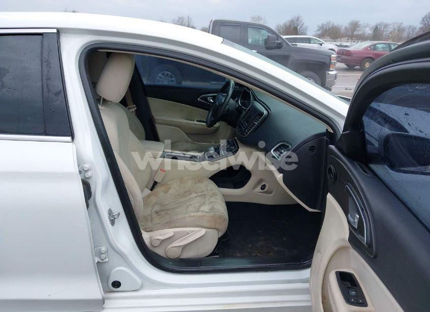 Photo 5 of 2015 Chrysler 200 LIMITED (VIN 1C3CCCAB4FN598793)