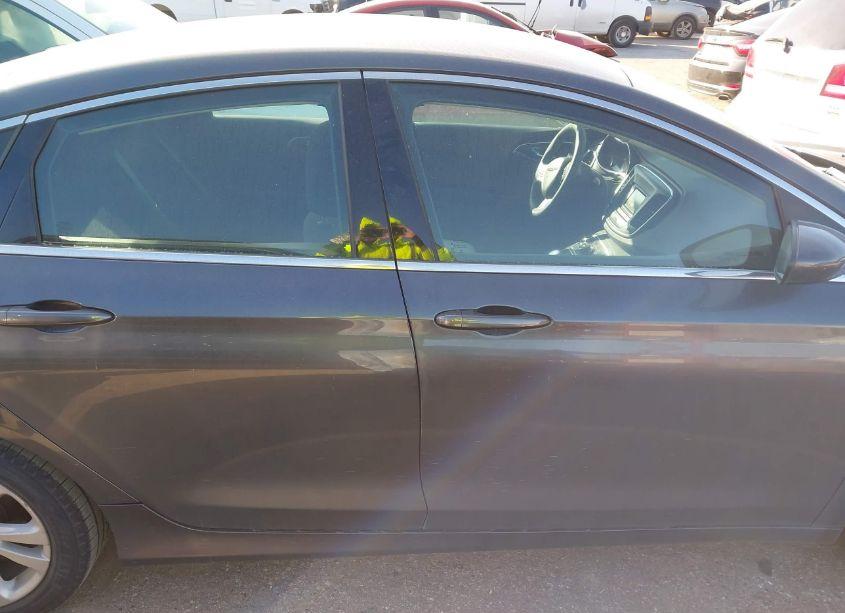 Photo 13 of 2015 Chrysler 200 LIMITED (VIN 1C3CCCAB4FN633011)