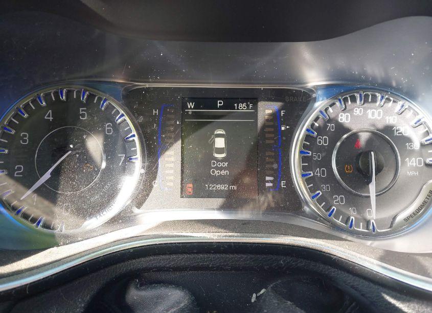 Photo 7 of 2015 Chrysler 200 LIMITED (VIN 1C3CCCAB4FN633011)