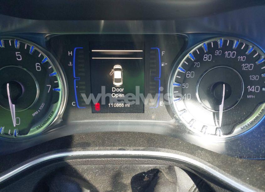 Photo 7 of 2015 Chrysler 200 LIMITED (VIN 1C3CCCAB4FN641674)