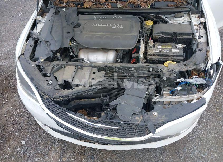 Photo 10 of 2015 Chrysler 200 LIMITED (VIN 1C3CCCAB4FN650293)