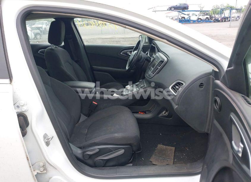 Photo 5 of 2015 Chrysler 200 LIMITED (VIN 1C3CCCAB4FN650293)