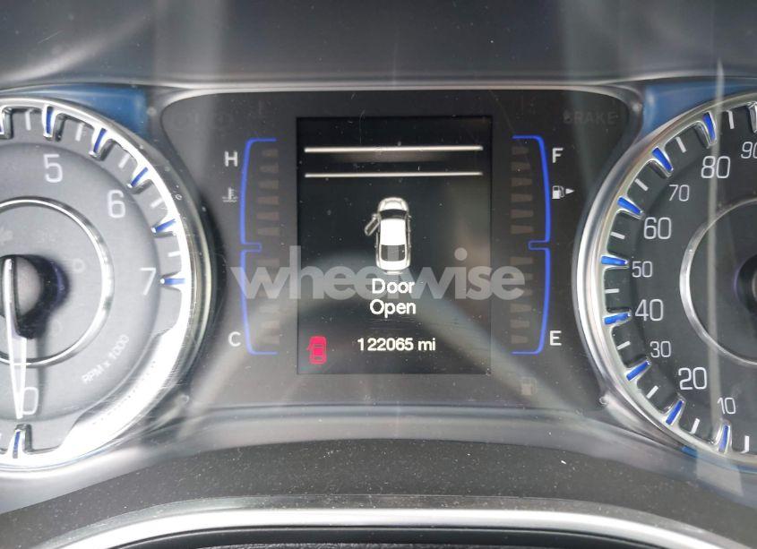 Photo 7 of 2015 Chrysler 200 LIMITED (VIN 1C3CCCAB4FN650293)