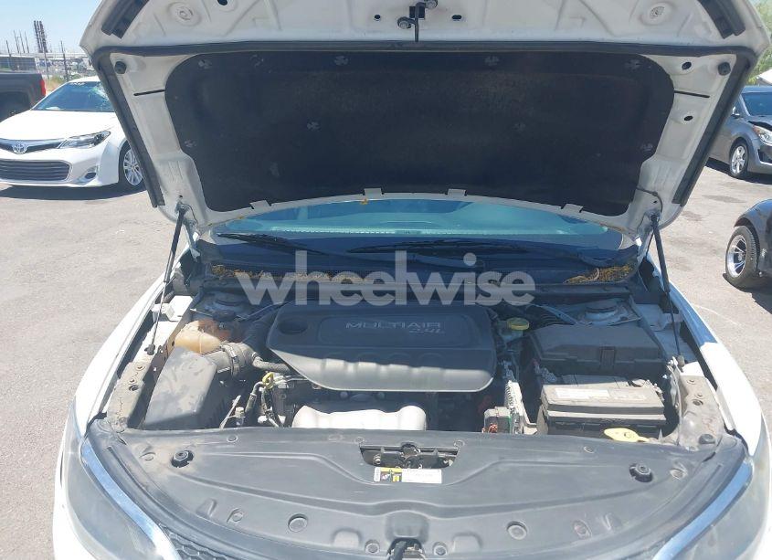 Photo 10 of 2015 Chrysler 200 LIMITED (VIN 1C3CCCAB4FN659446)