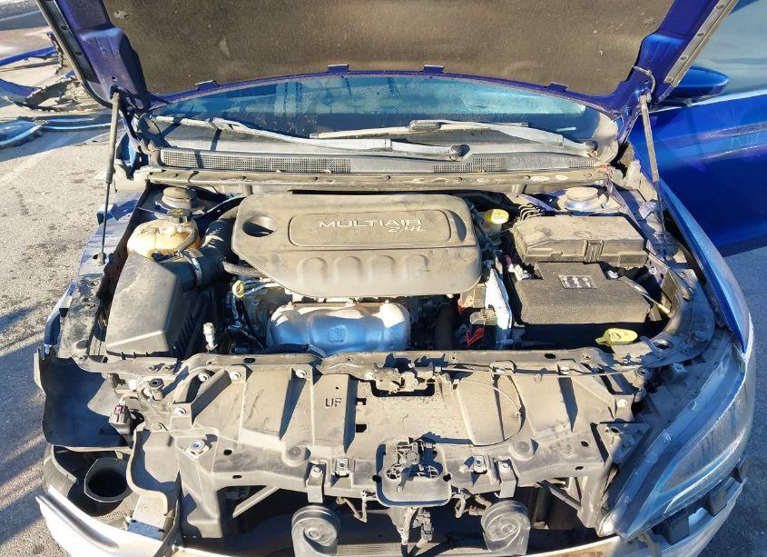 Photo 10 of 2015 Chrysler 200 LIMITED (VIN 1C3CCCAB4FN664047)