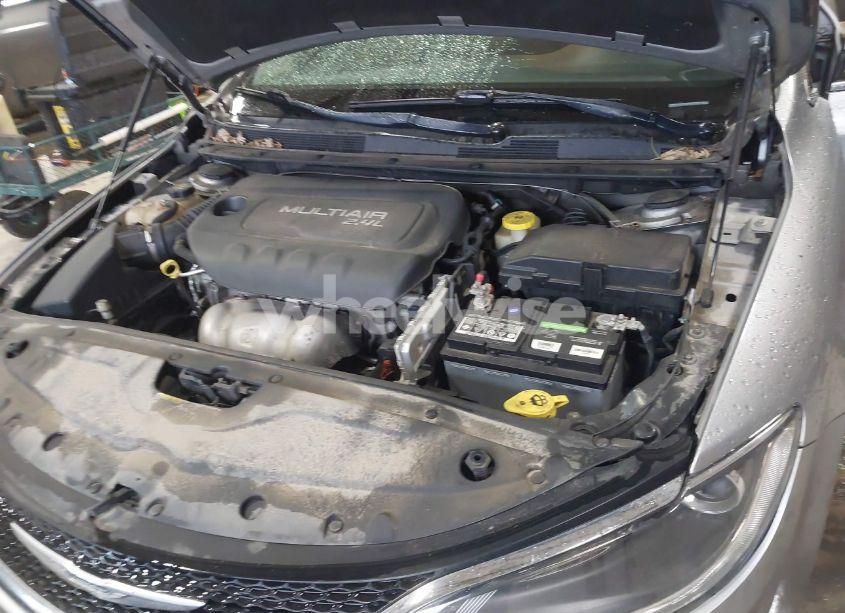 Photo 10 of 2015 Chrysler 200 LIMITED (VIN 1C3CCCAB4FN666400)