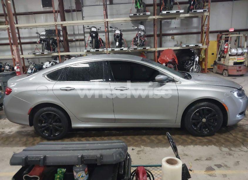 Photo 13 of 2015 Chrysler 200 LIMITED (VIN 1C3CCCAB4FN666400)
