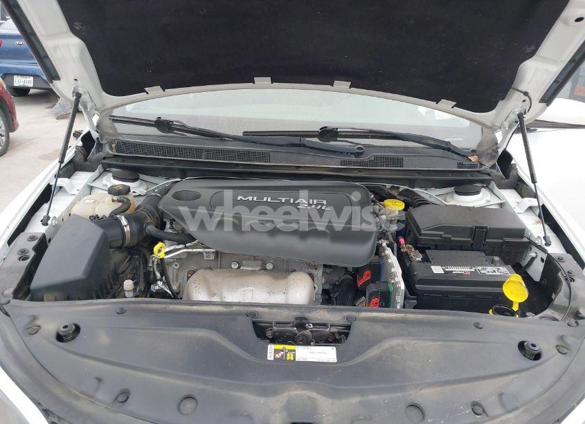 Photo 10 of 2015 Chrysler 200 LIMITED (VIN 1C3CCCAB4FN682015)