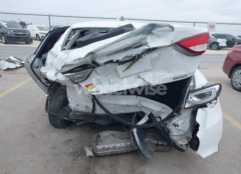 Photo 6 of 2015 Chrysler 200 LIMITED (VIN 1C3CCCAB4FN682015)