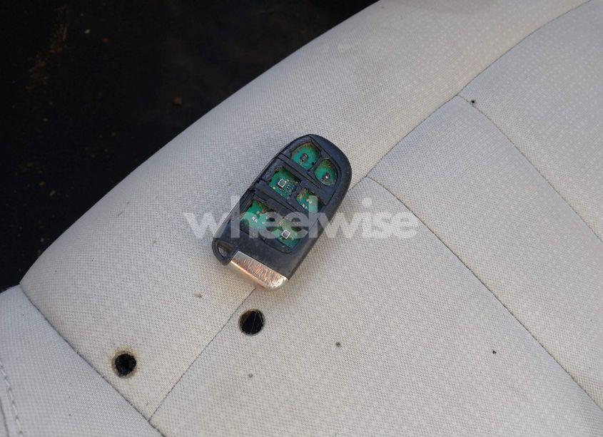 Photo 11 of 2015 Chrysler 200 LIMITED (VIN 1C3CCCAB4FN687666)