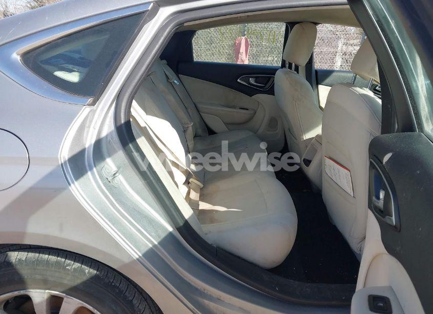 Photo 8 of 2015 Chrysler 200 LIMITED (VIN 1C3CCCAB4FN687666)