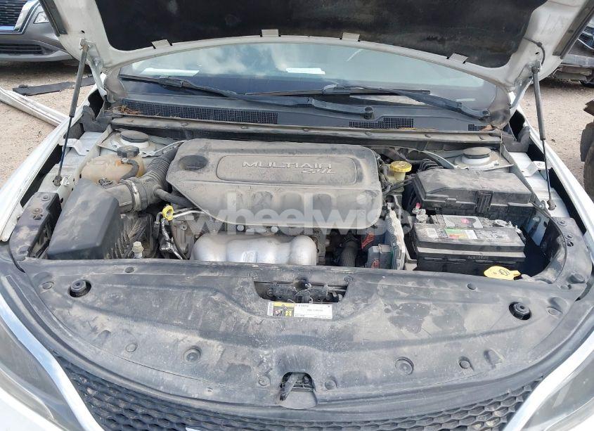 Photo 10 of 2015 Chrysler 200 LIMITED (VIN 1C3CCCAB4FN710167)