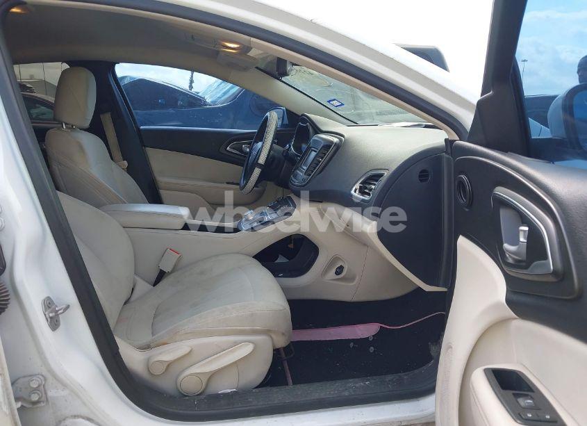 Photo 5 of 2015 Chrysler 200 LIMITED (VIN 1C3CCCAB4FN710167)