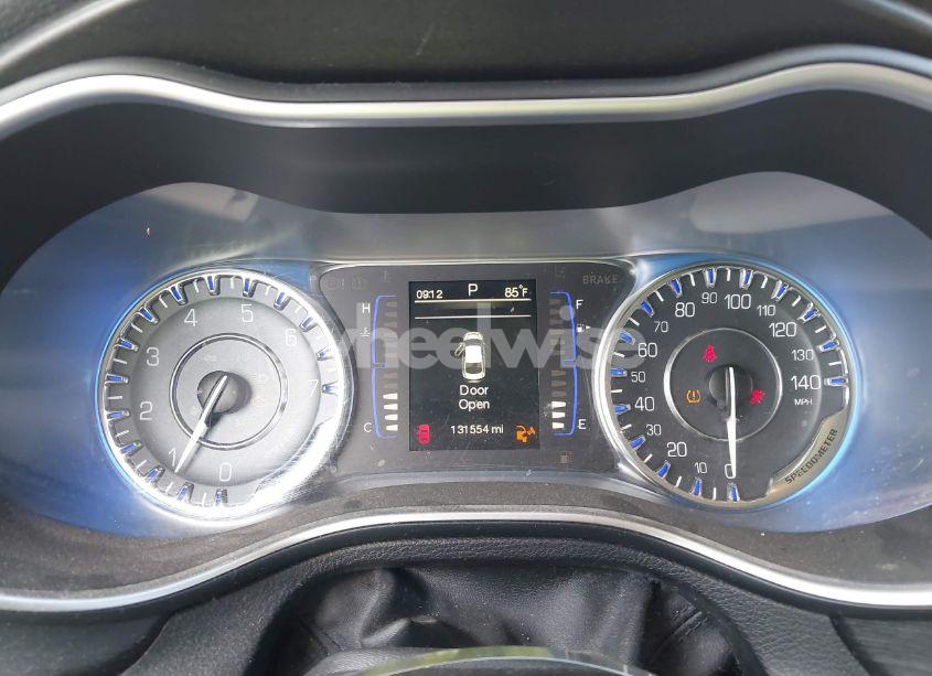 Photo 7 of 2015 Chrysler 200 LIMITED (VIN 1C3CCCAB4FN710167)