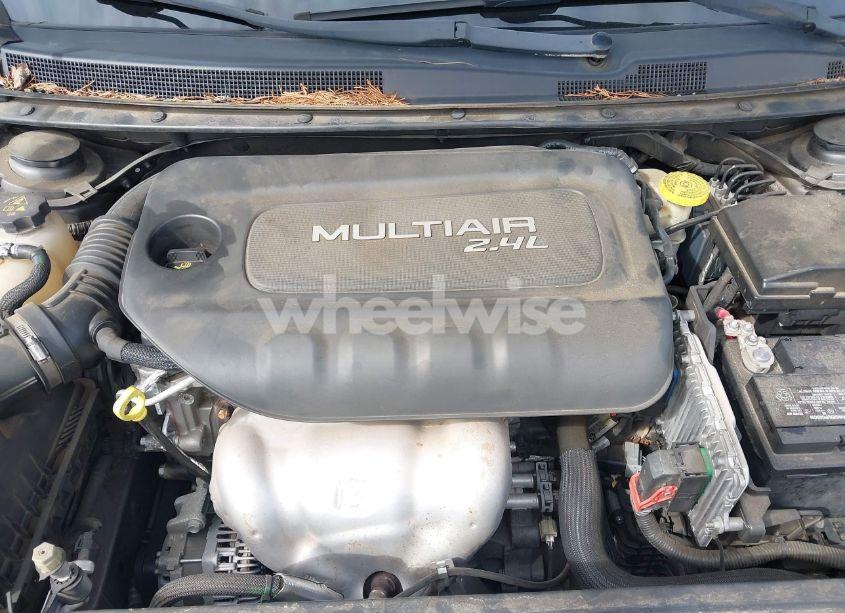 Photo 10 of 2015 Chrysler 200 LIMITED (VIN 1C3CCCAB4FN716597)