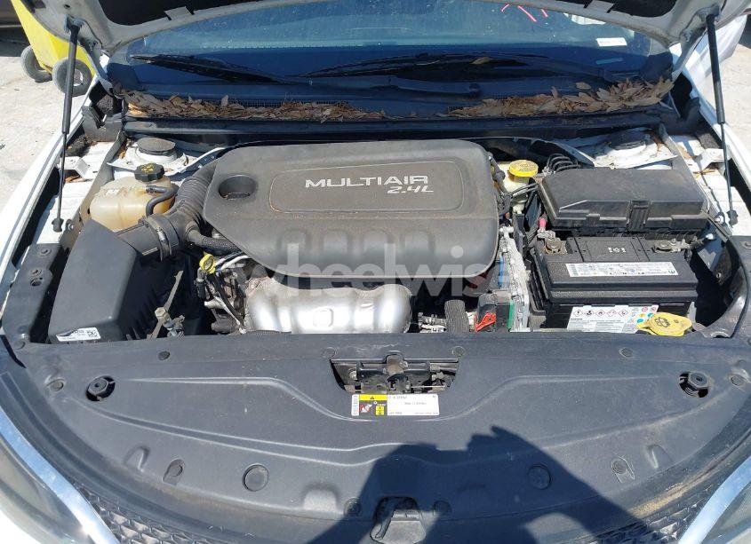 Photo 10 of 2015 Chrysler 200 LIMITED (VIN 1C3CCCAB4FN742102)