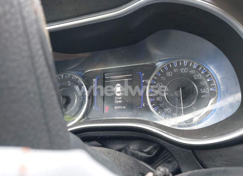 Photo 7 of 2015 Chrysler 200 LIMITED (VIN 1C3CCCAB4FN750443)