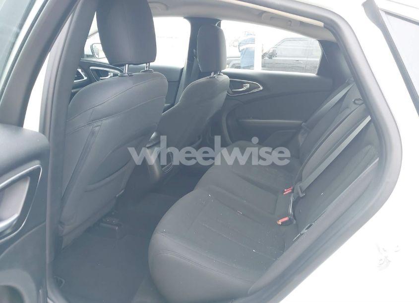 Photo 8 of 2016 Chrysler 200 LIMITED (VIN 1C3CCCAB4GN102621)