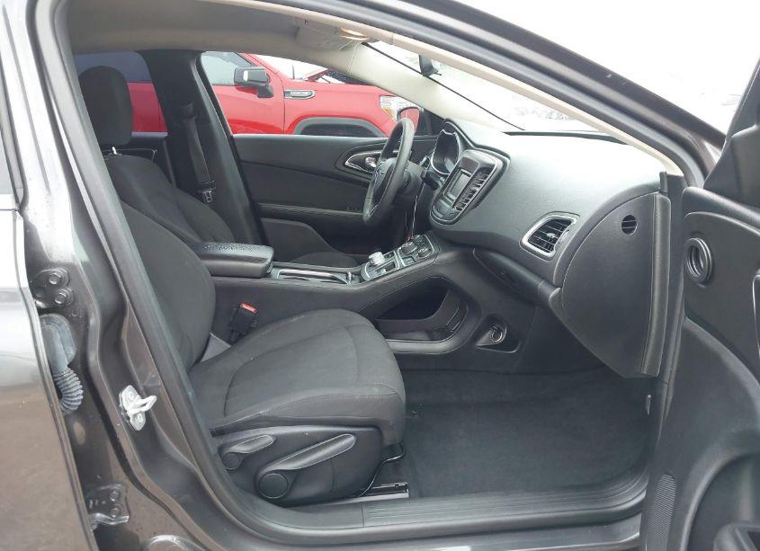 Photo 5 of 2016 Chrysler 200 LIMITED (VIN 1C3CCCAB4GN166254)