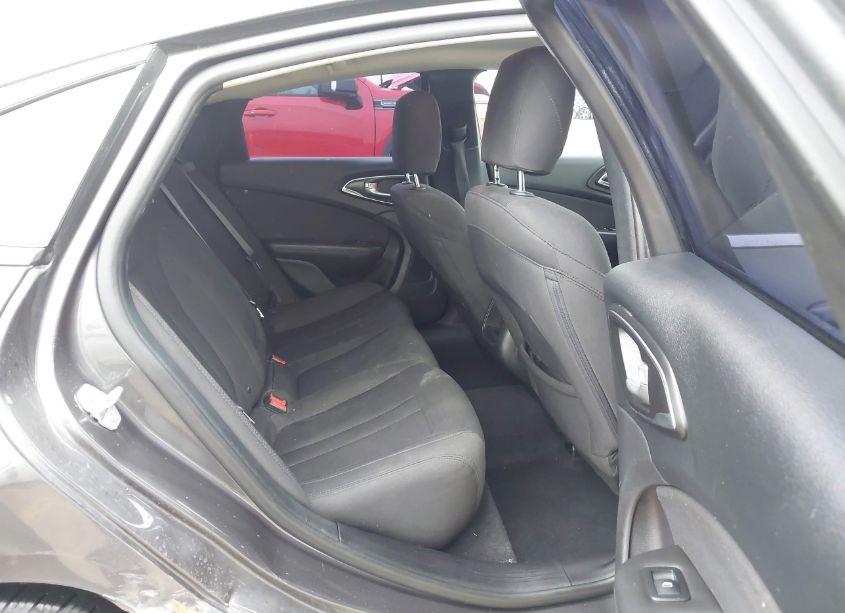 Photo 8 of 2016 Chrysler 200 LIMITED (VIN 1C3CCCAB4GN166254)