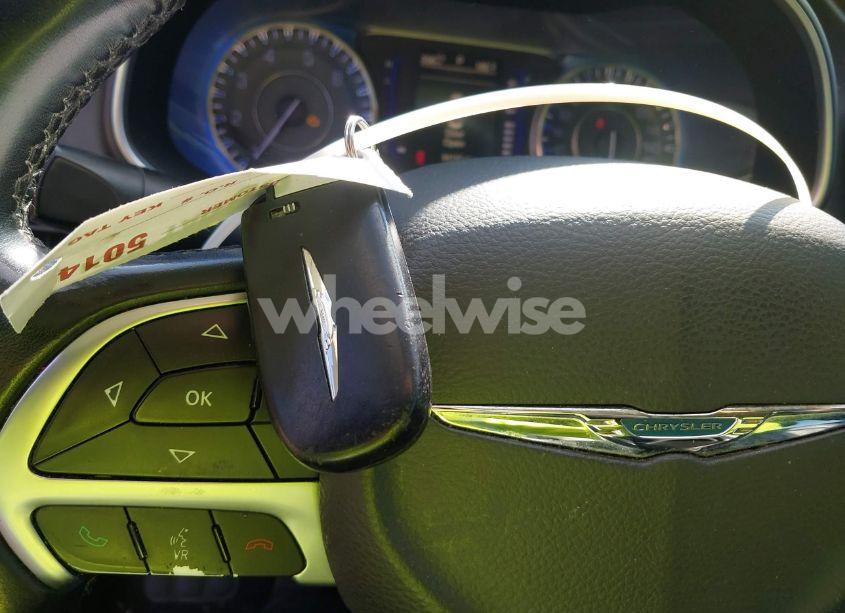 Photo 11 of 2016 Chrysler 200 LIMITED PLATINUM (VIN 1C3CCCAB4GN188464)