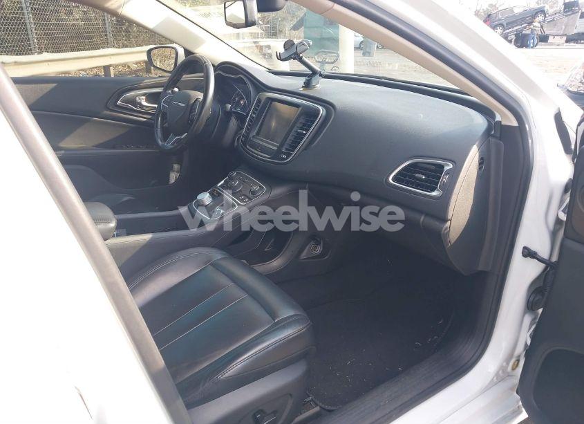 Photo 5 of 2016 Chrysler 200 LIMITED PLATINUM (VIN 1C3CCCAB4GN188464)