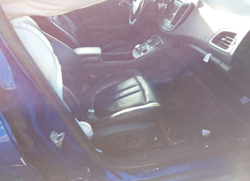 Photo 5 of 2016 Chrysler 200 LIMITED PLATINUM (VIN 1C3CCCAB4GN190909)