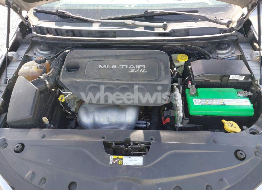 Photo 10 of 2015 Chrysler 200 LIMITED (VIN 1C3CCCAB5FN539431)