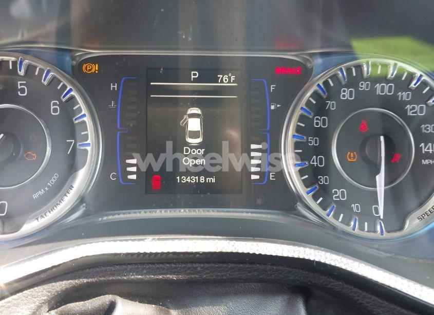 Photo 15 of 2015 Chrysler 200 LIMITED (VIN 1C3CCCAB5FN545827)