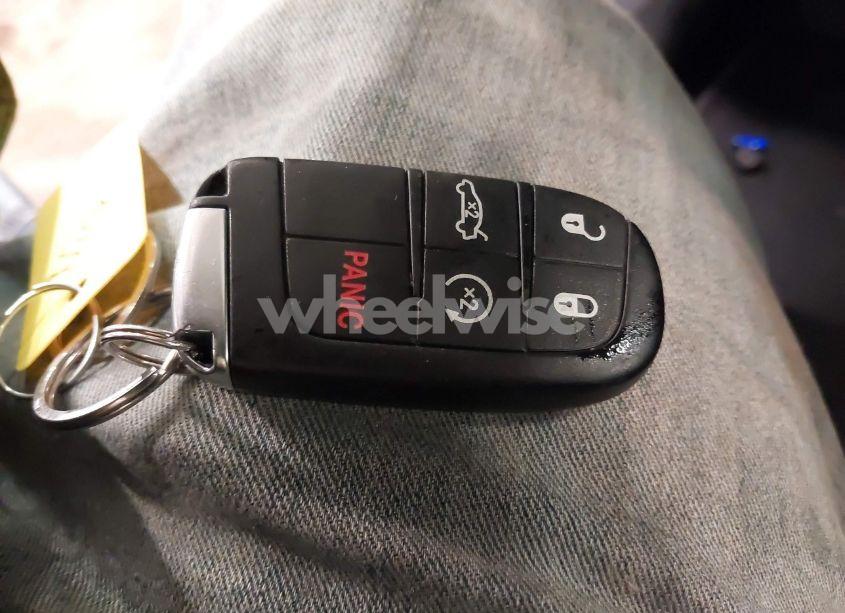 Photo 11 of 2015 Chrysler 200 LIMITED (VIN 1C3CCCAB5FN568542)